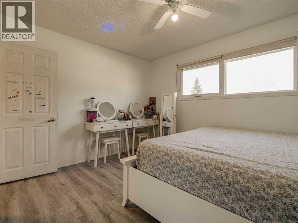 1216 Lakewood Road S, Lethbridge — photo 15