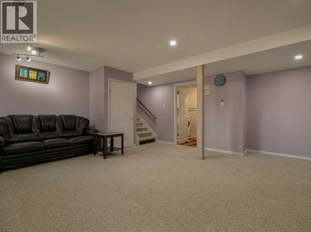 1216 Lakewood Road S, Lethbridge — photo 20