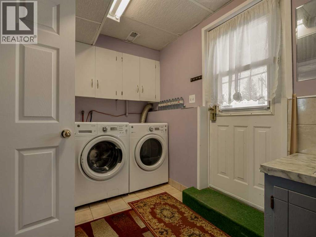 1216 Lakewood Road S, Lethbridge — photo 23