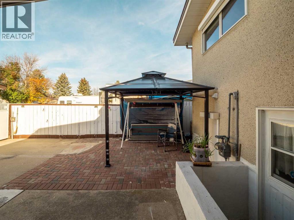 1216 Lakewood Road S, Lethbridge — photo 29