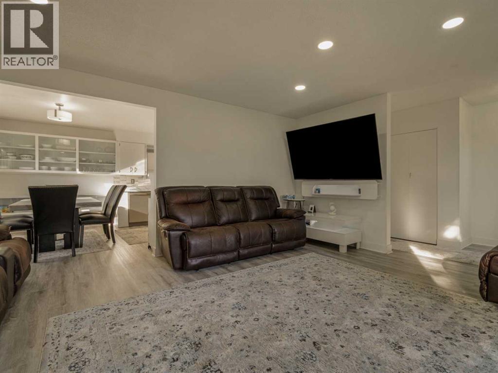 1216 Lakewood Road S, Lethbridge — photo 5