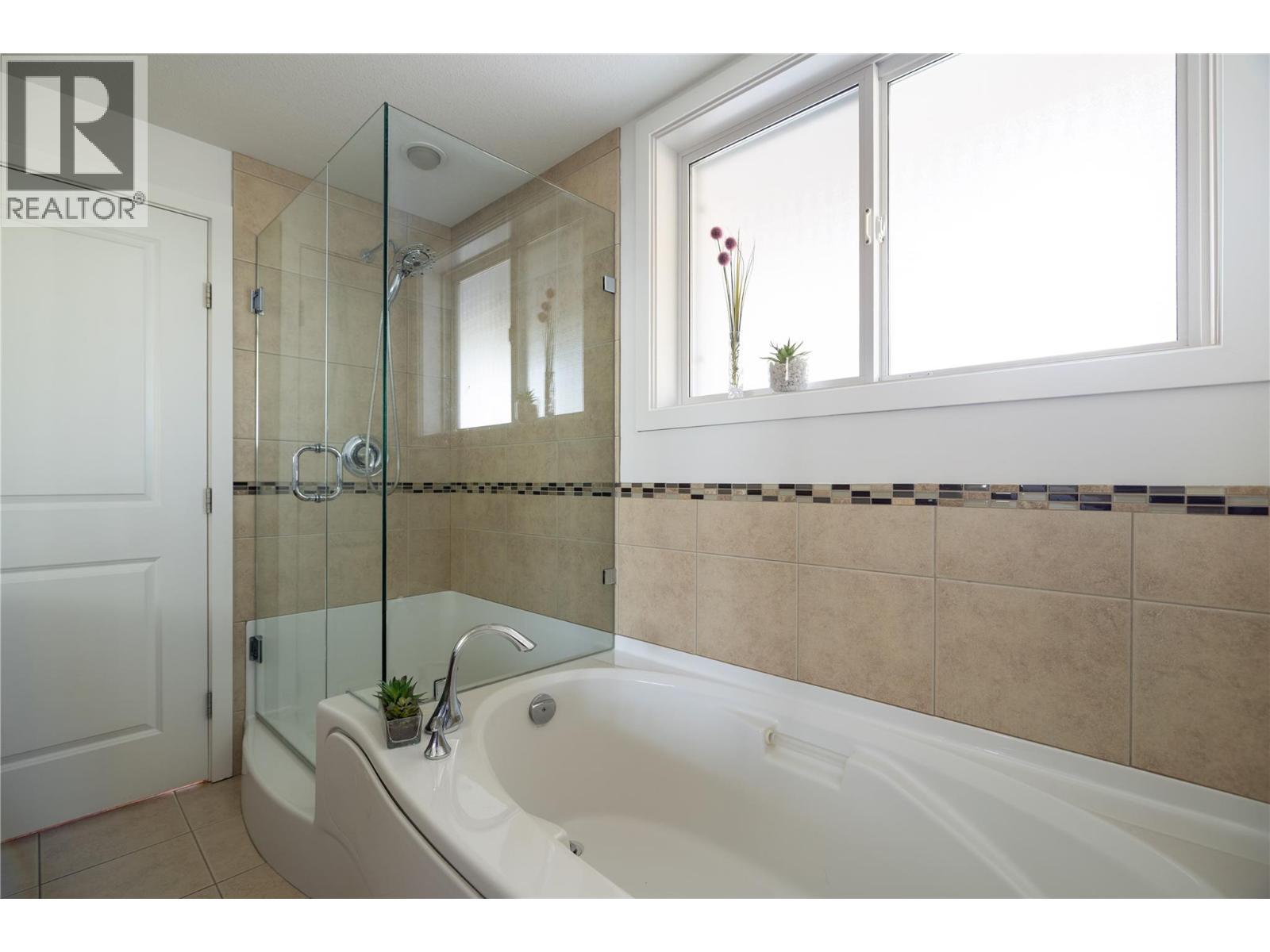 414 850 Saucier Avenue, Kelowna