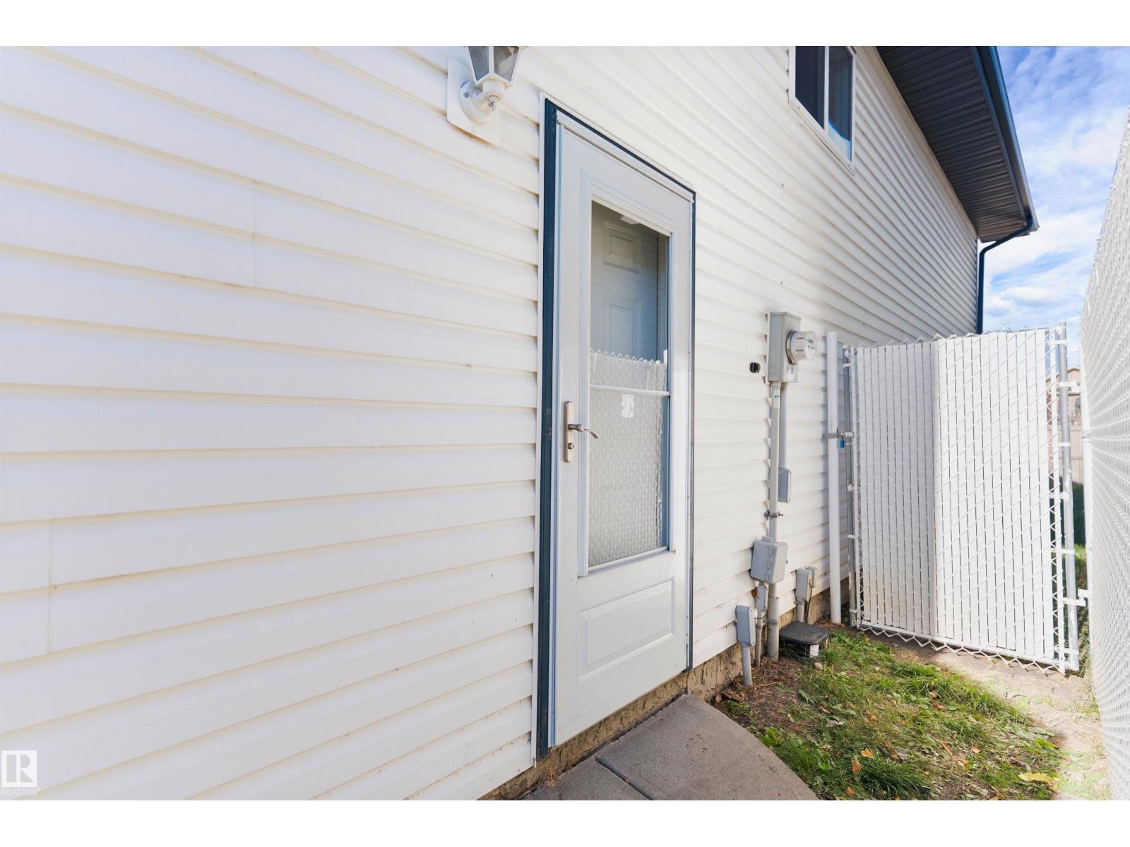 8010 166A AV NW, Edmonton — photo 4