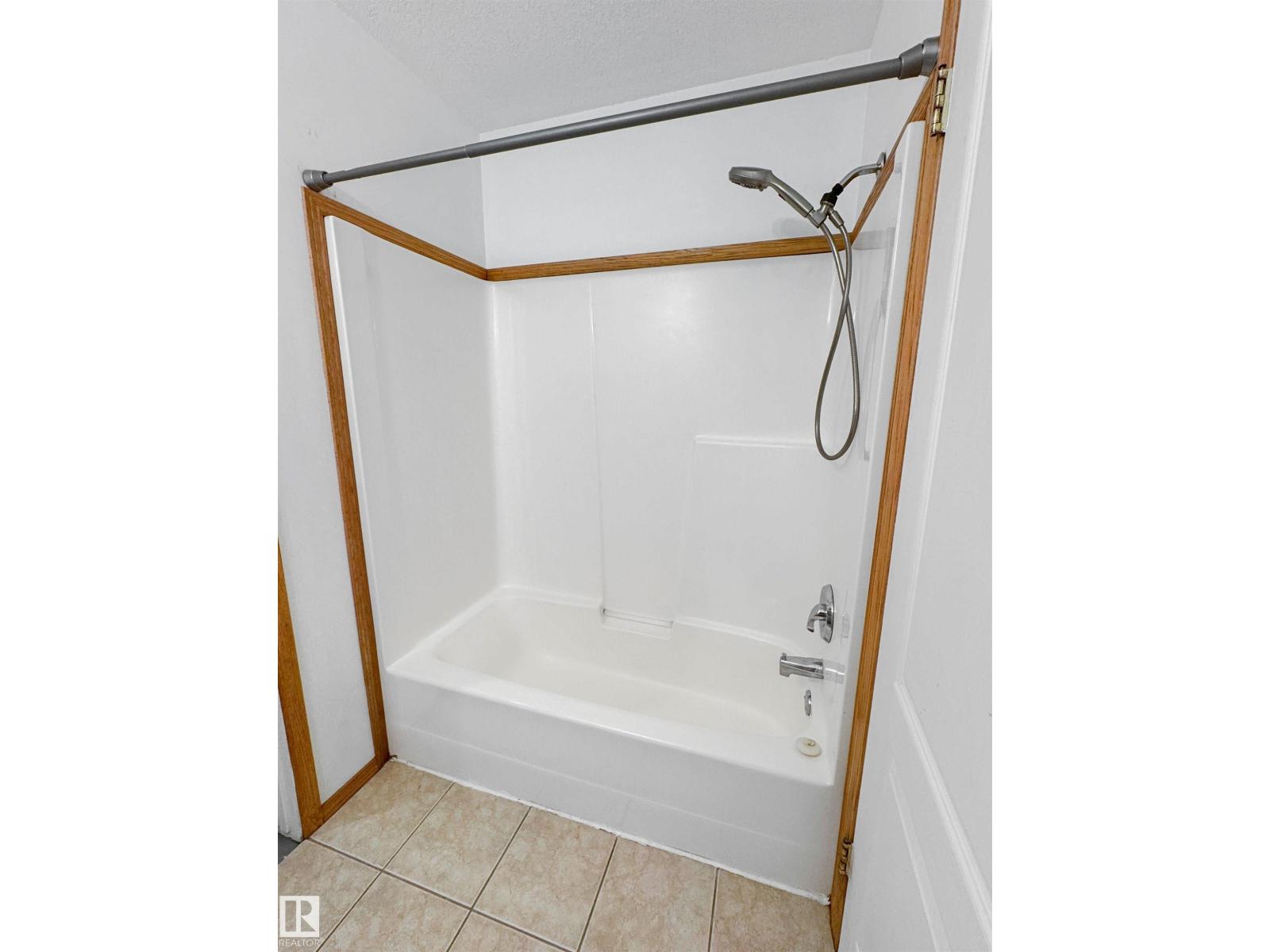 8010 166A Avenue NW, photo 38