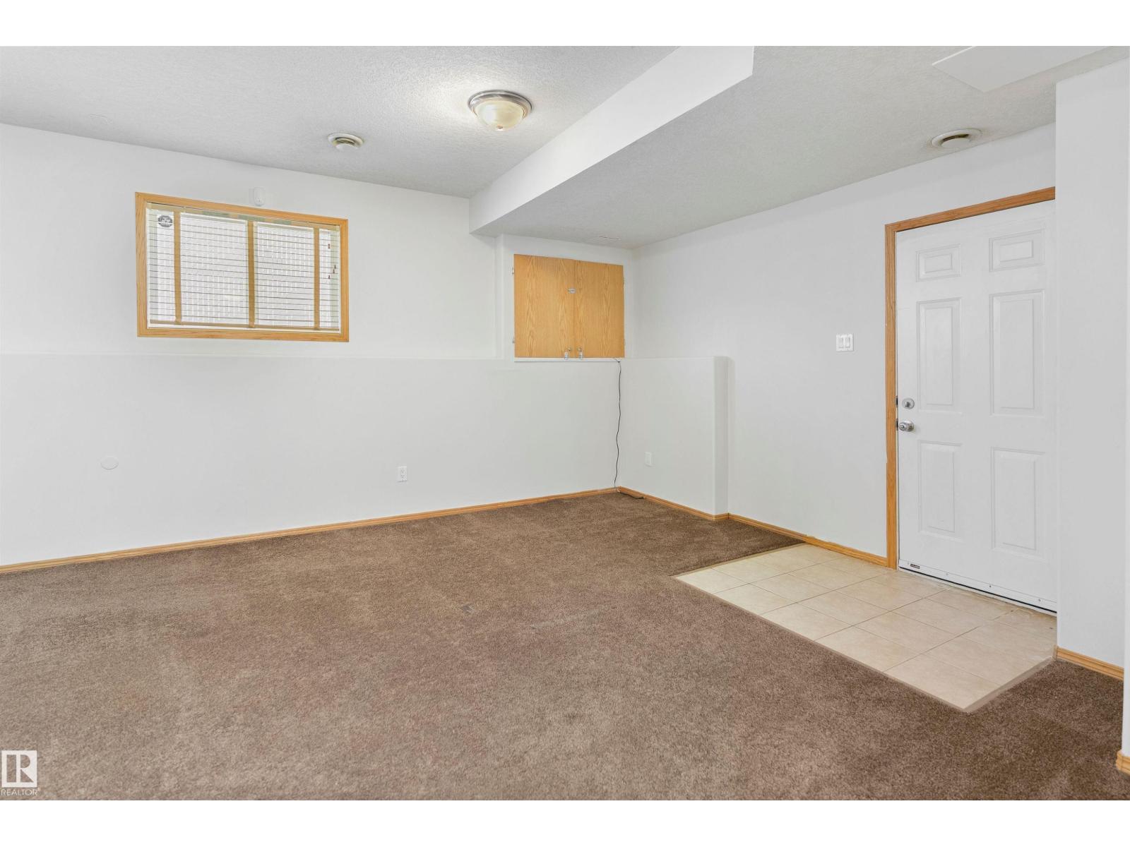 8010 166A AV NW, Edmonton — photo 32