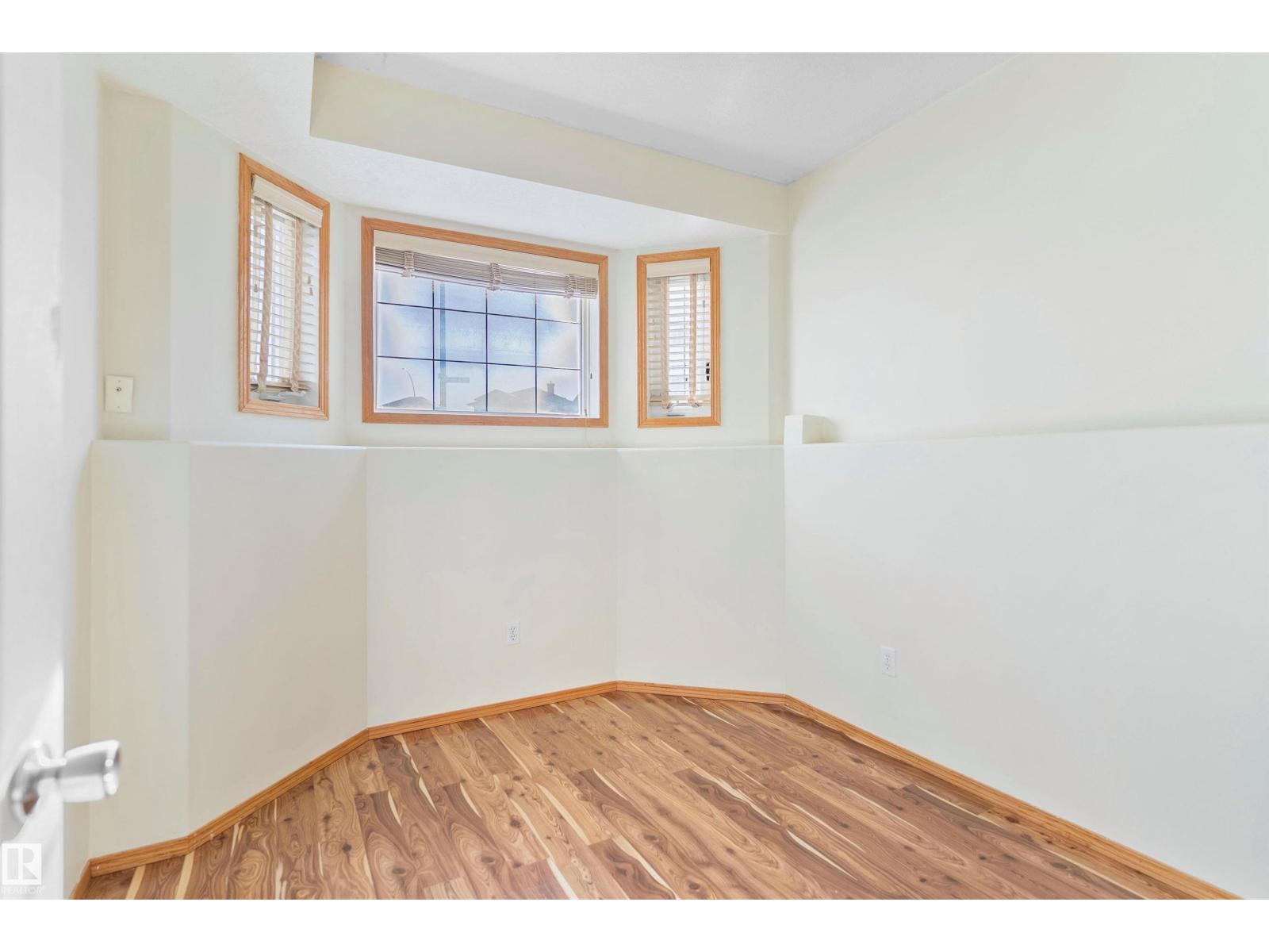8010 166A AV NW, Edmonton — photo 33