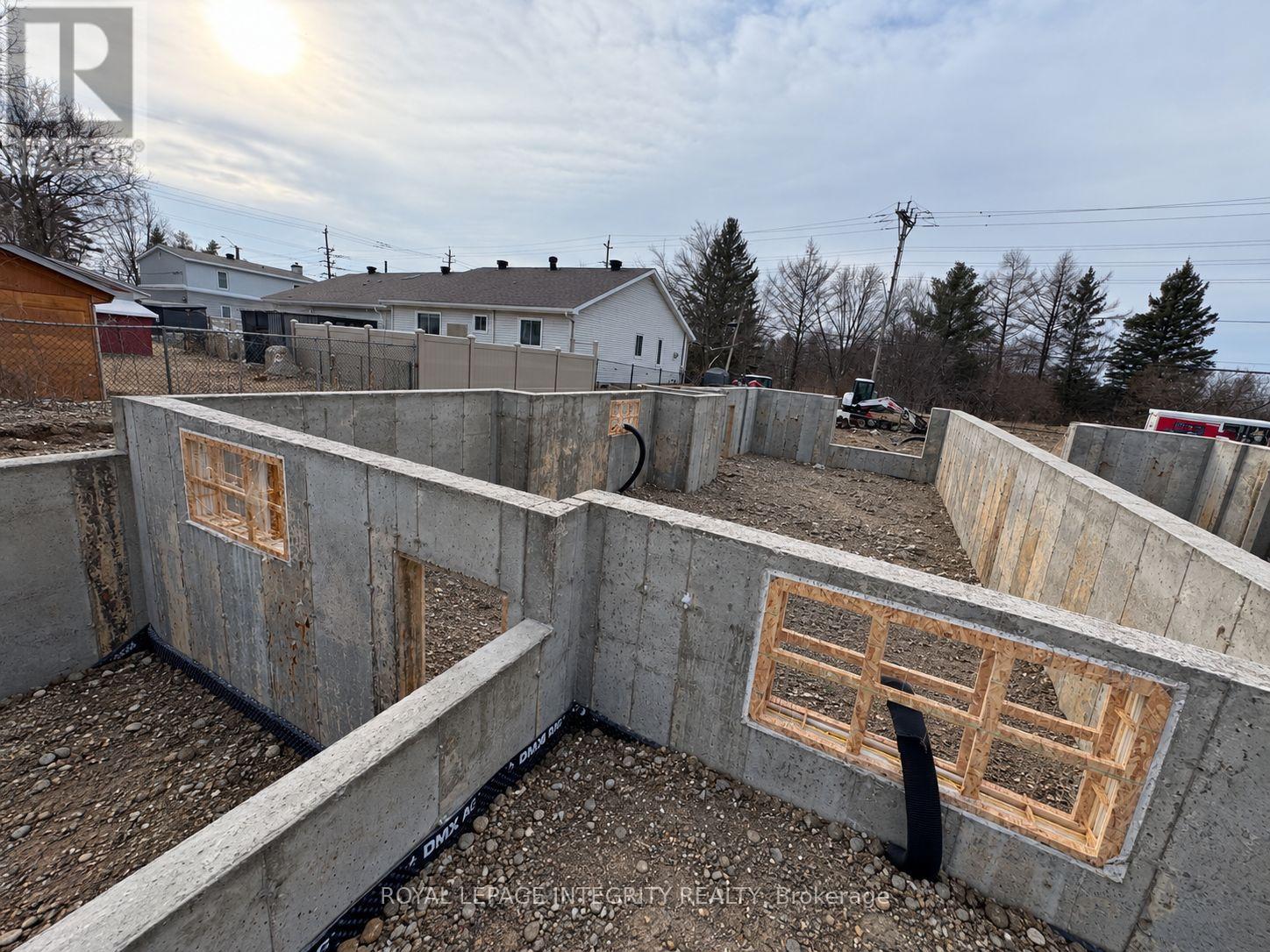 3 TAUVETTE STREET E, Ottawa — photo 4