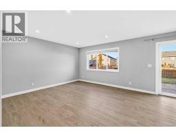 Primary Bedroom - 10 Travis Close, Red Deer, AB T4P0W5 Photo 7