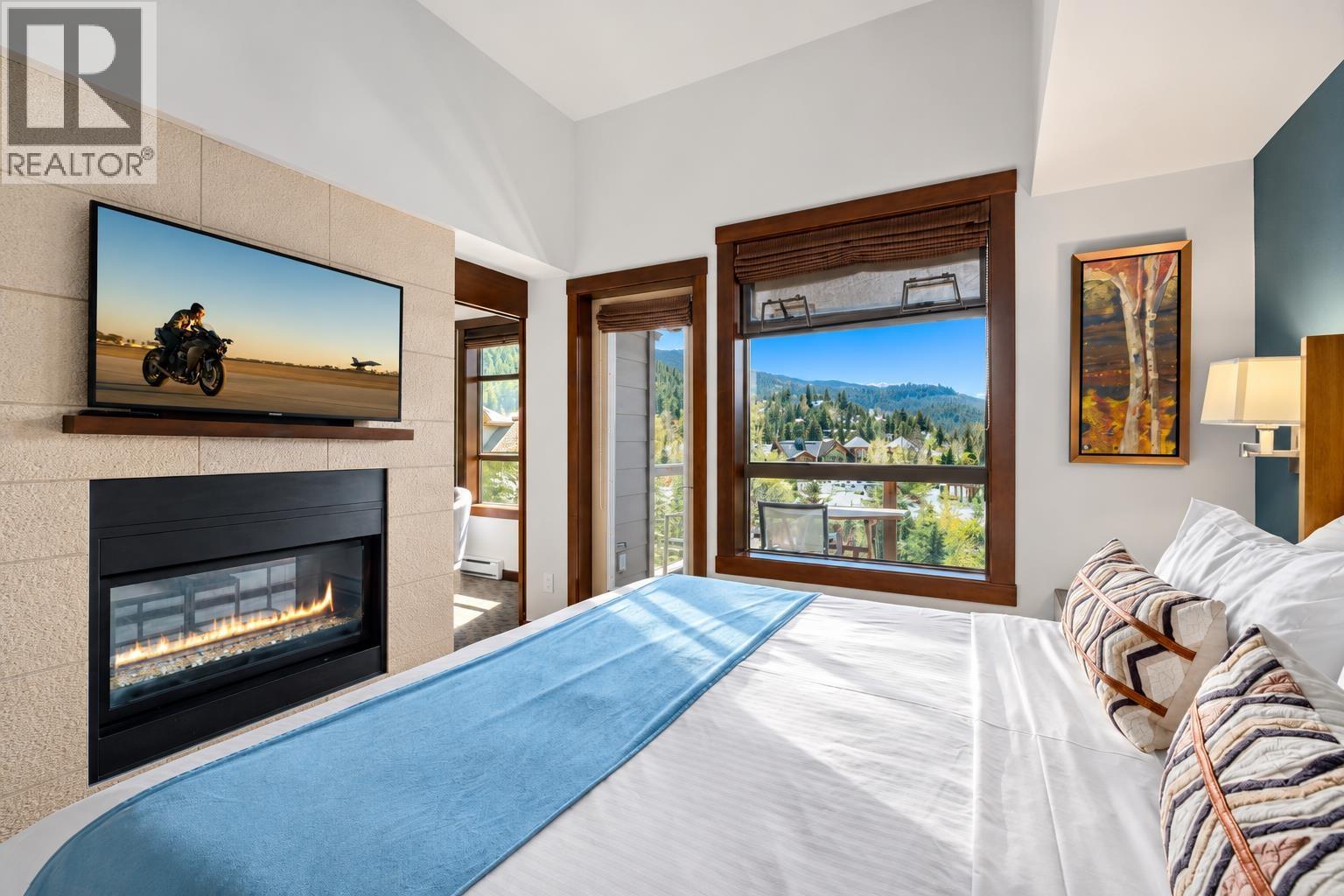 404A 2020 LONDON LANE, Whistler - Image 1