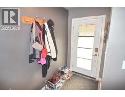 Bedroom - 100 Coach Manor Rise Sw, Calgary, AB T3H1E2 Photo 6