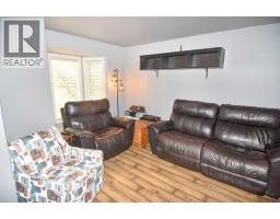 2pc Bathroom - 100 Coach Manor Rise Sw, Calgary, AB T3H1E2 Photo 7