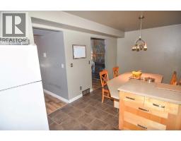 100 Coach Manor Rise Sw, Calgary, AB T3H1E2 Photo 9