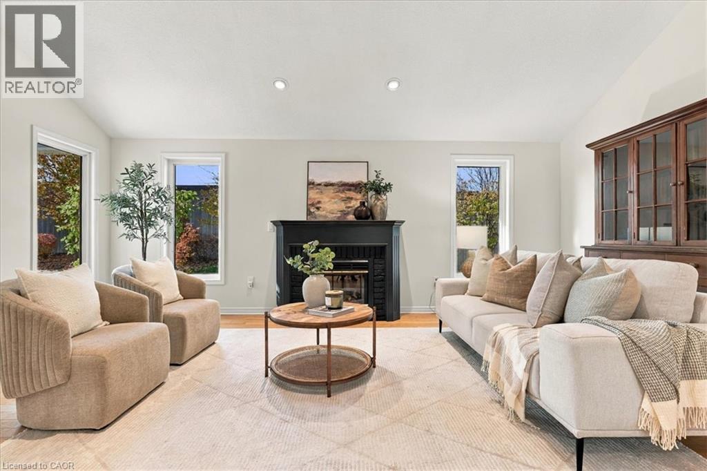 150 WESLEY Crescent — photo 3