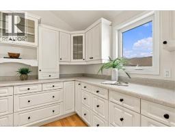 Kitchen - 150 Wesley Crescent, Waterloo, ON N2J4G8 Photo 9