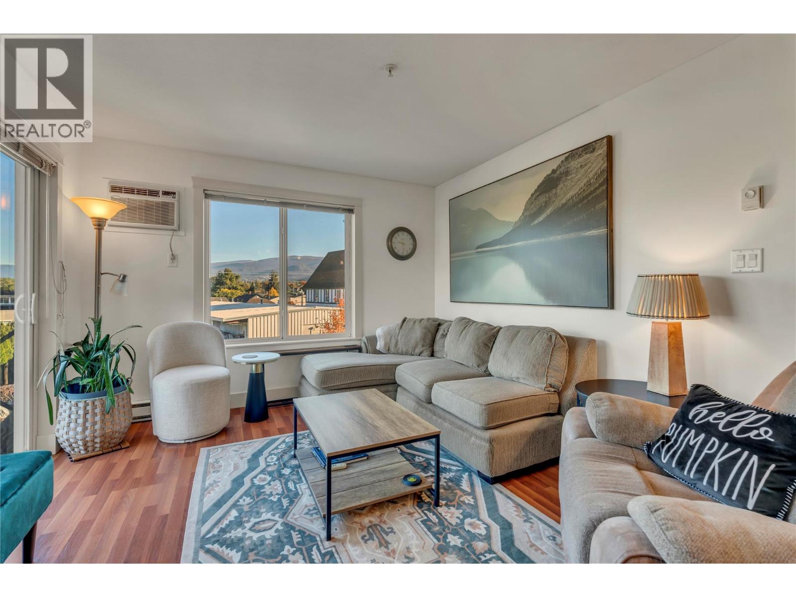 #312 256 Hastings Avenue - 13