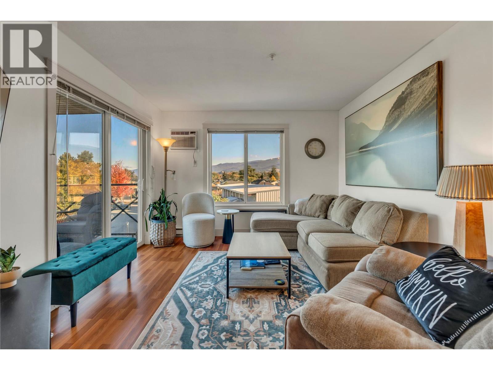 #312 256 Hastings Avenue - 12