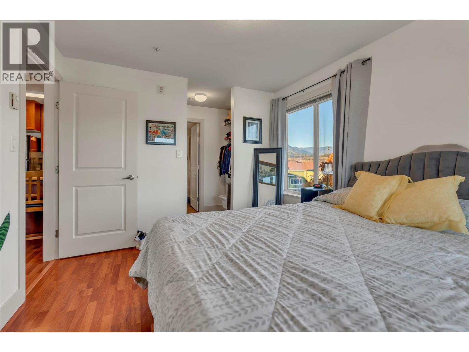 #312 256 Hastings Avenue - 19