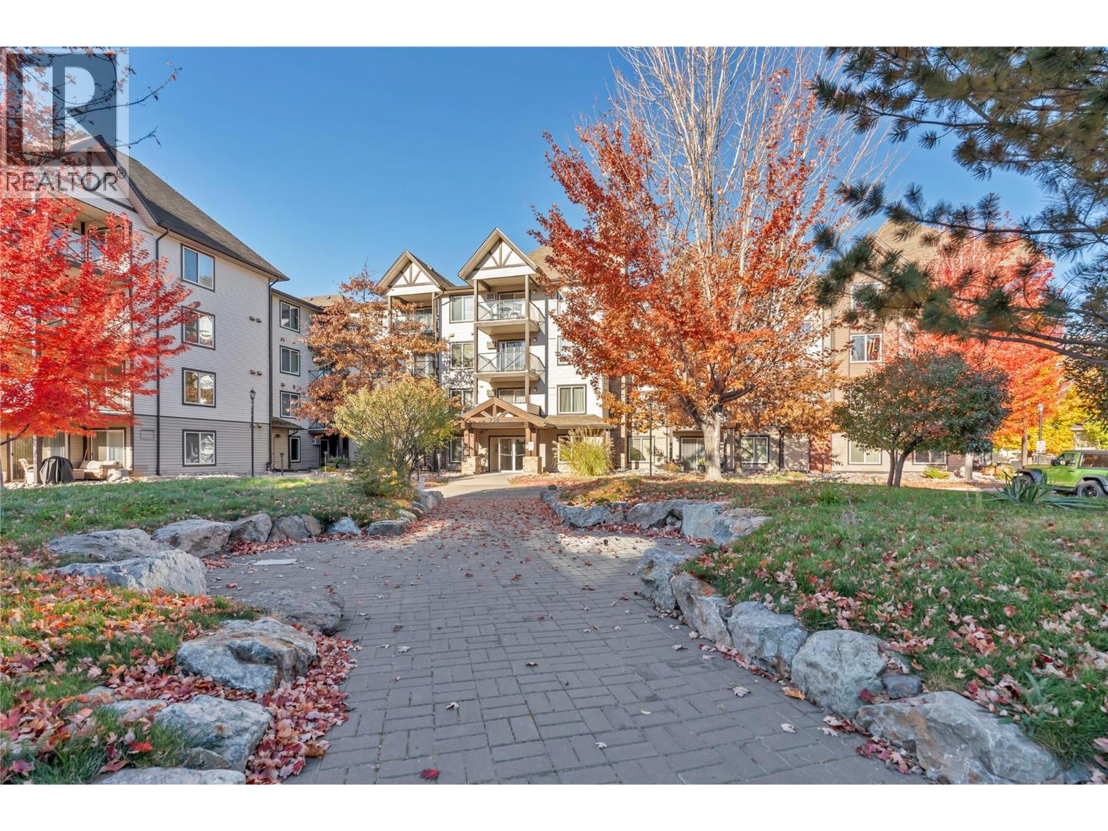 #312 256 Hastings Avenue - 35