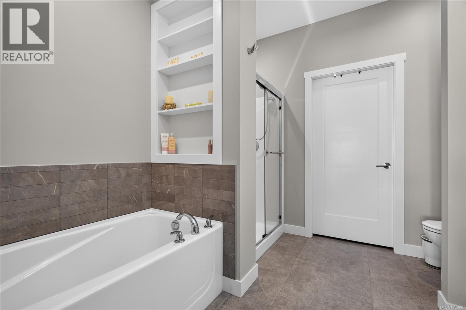 18 2000 Treelane Rd, Campbell River - Image 1