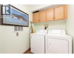 Living room - 322, 100 2nd Avenue S, Lethbridge, AB T1J0B5 Photo 7