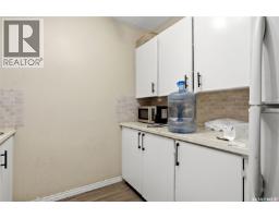 Living room - 434 Halifax Street, Regina, SK S4R1T3 Photo 8