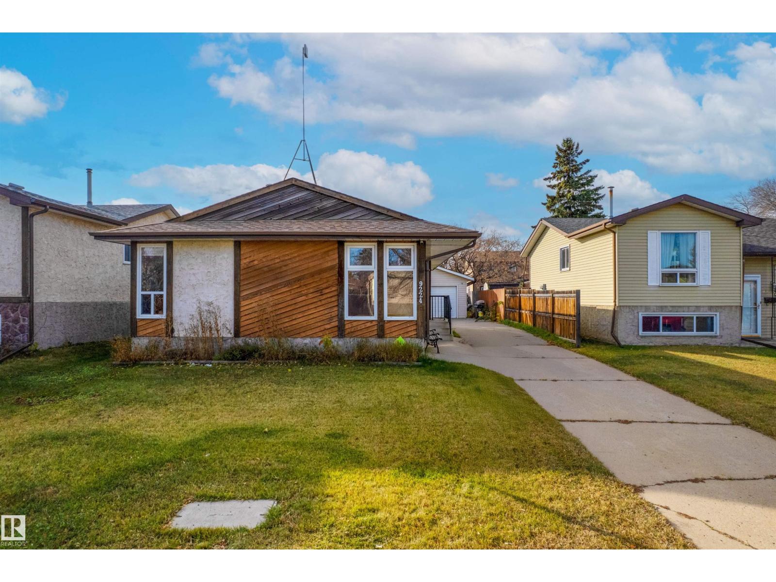 9224 82 Street, Pineview Fort Sask. — photo 2 of 30: Property photo