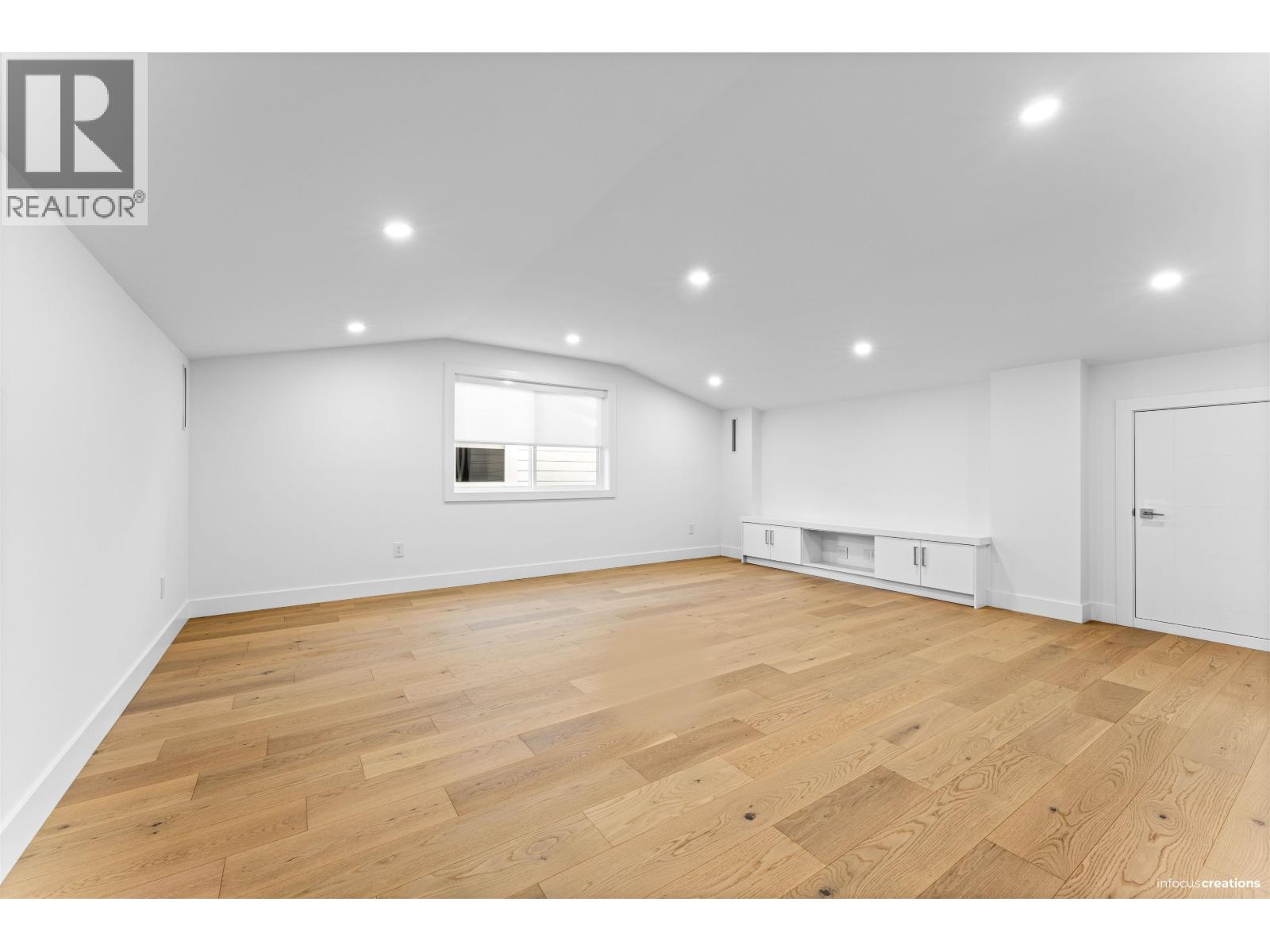 5754 16A AVENUE, Delta - Image 1