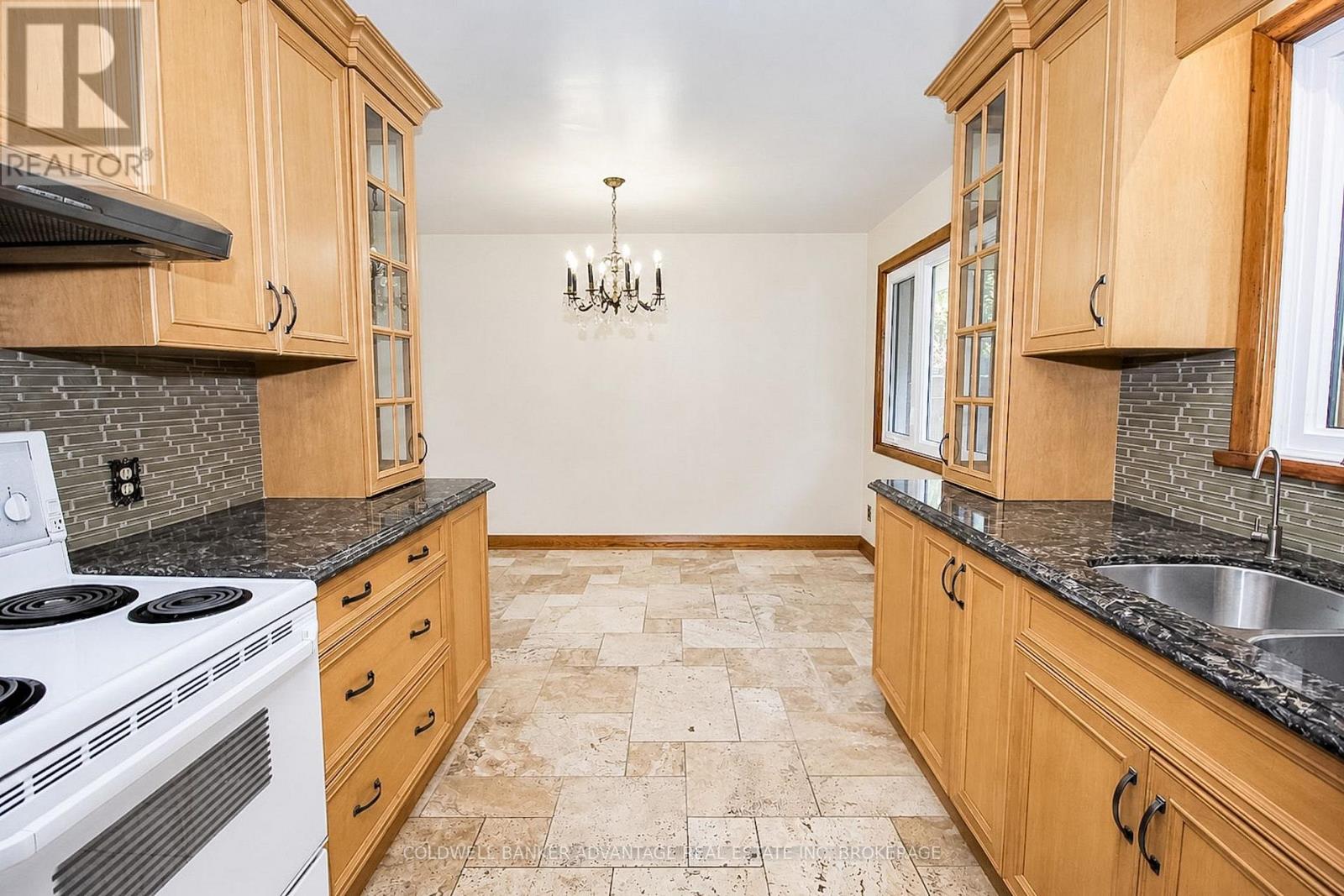 490 NIAGARA STREET - 15