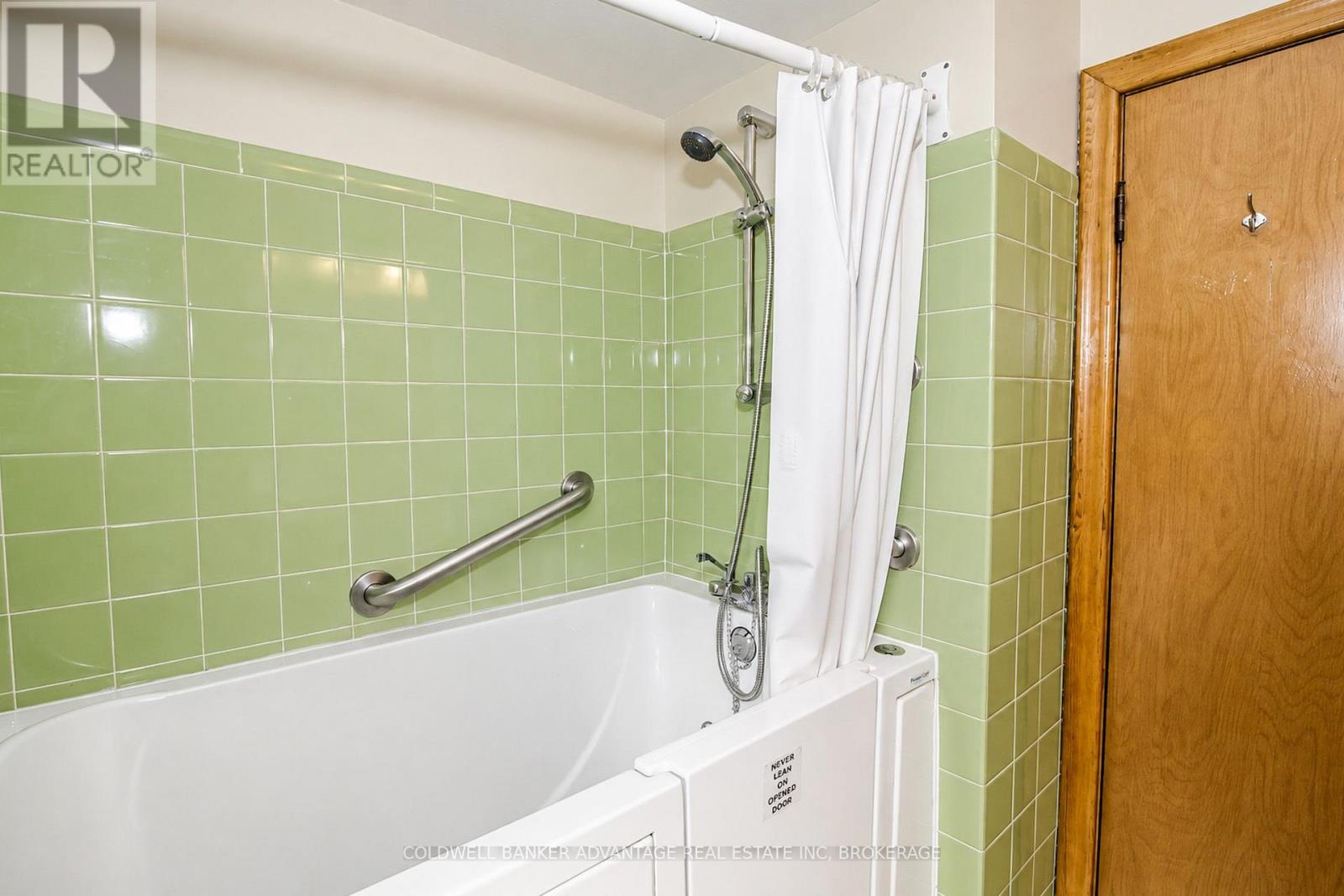 490 NIAGARA STREET - 20