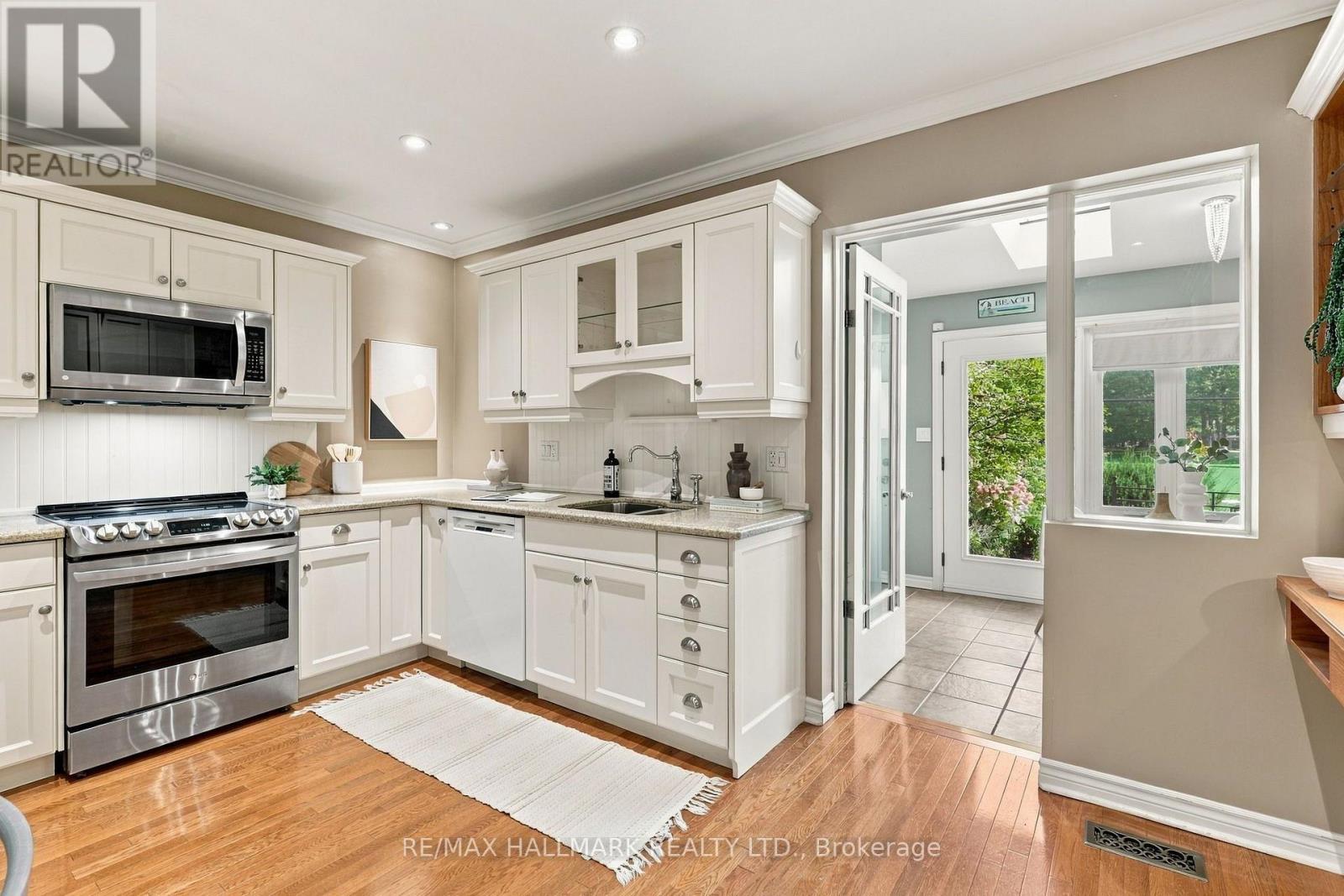 55 Waverley Road, Toronto, ON photo 9