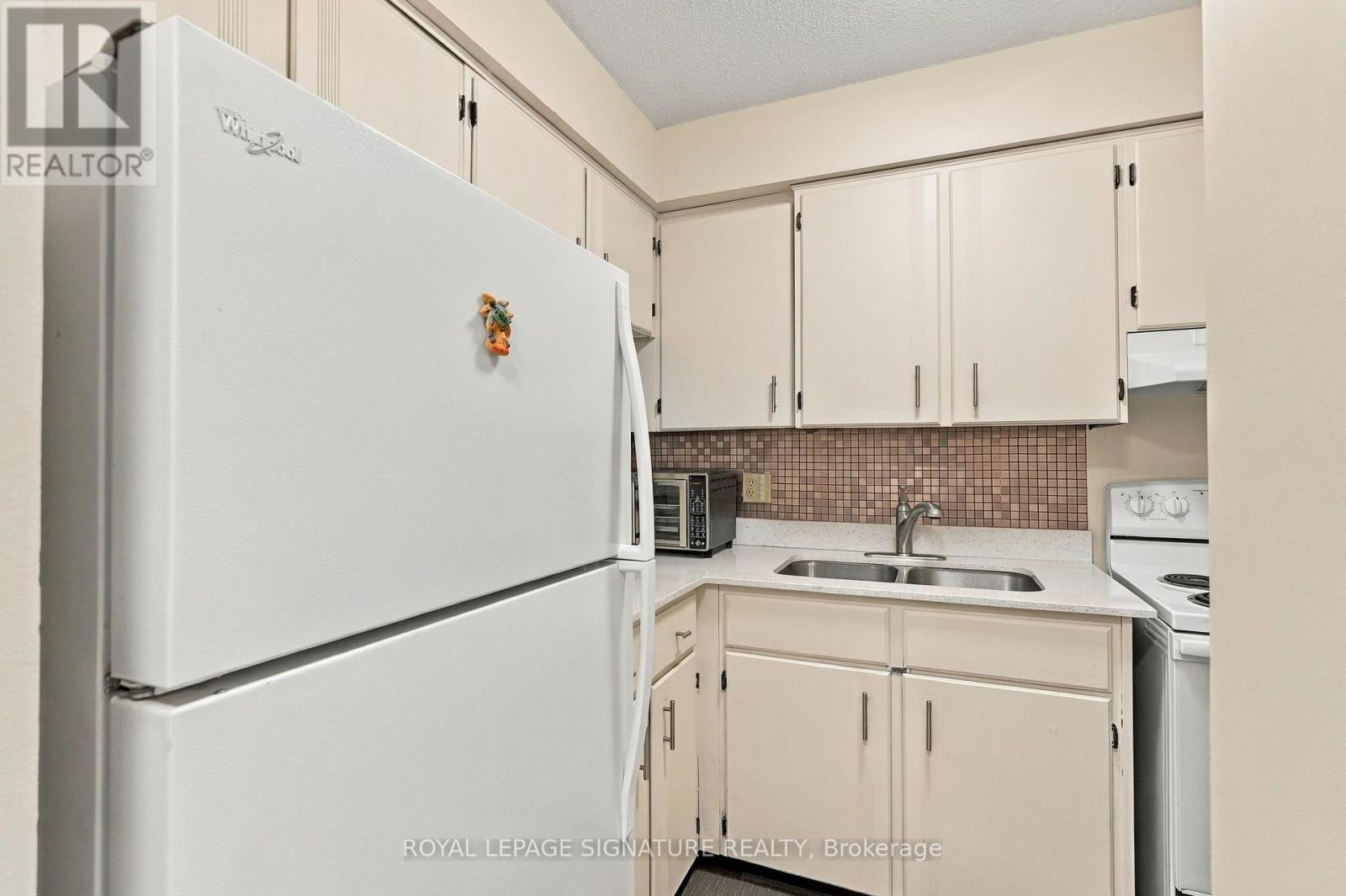 5-410- 50 Old Kingston Road, Toronto, ON photo 17