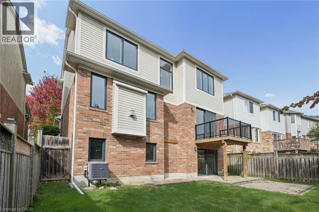 83 GLAZEBROOK Crescent - 37