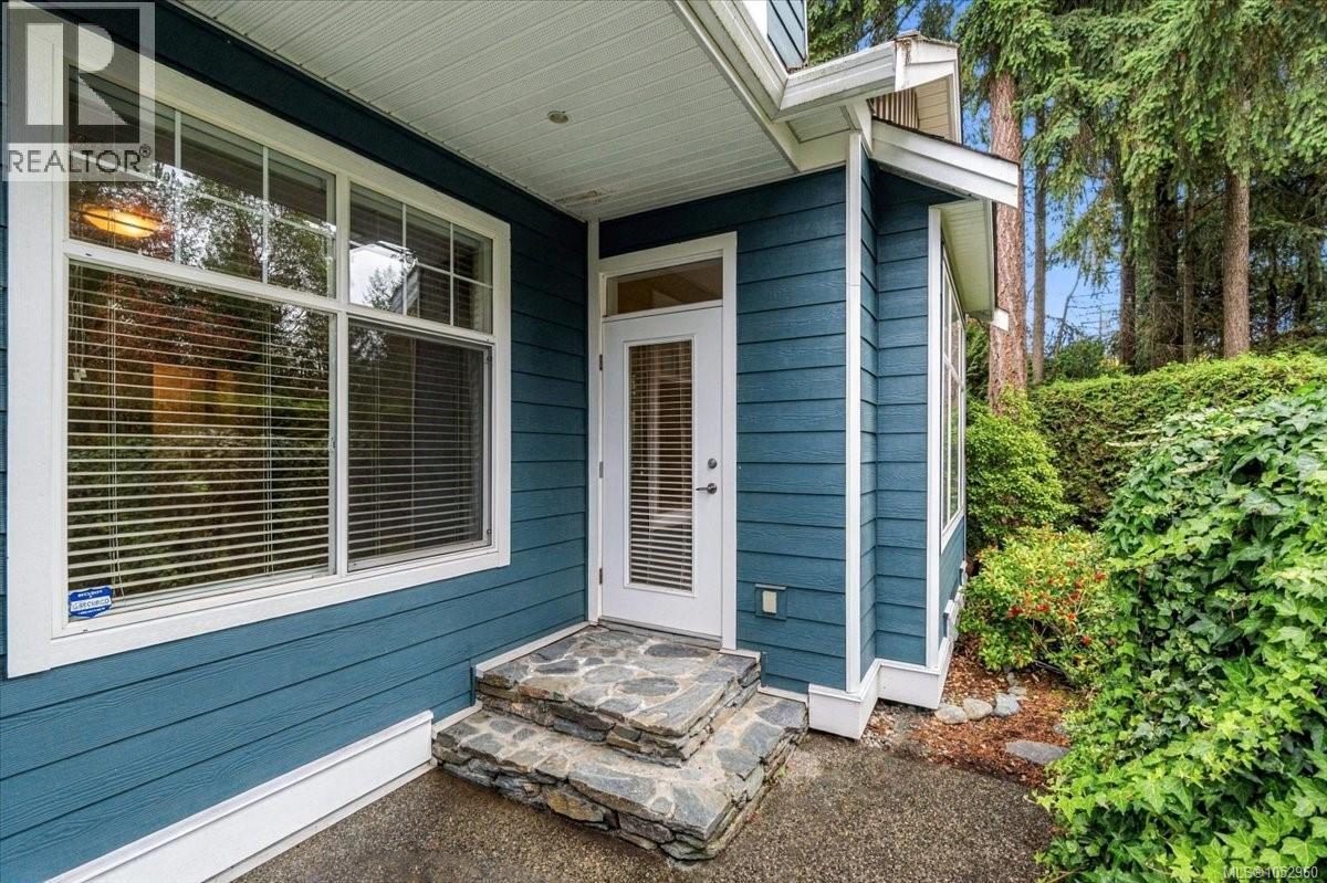 6347 Pinewood Lane, Nanaimo - Image 1
