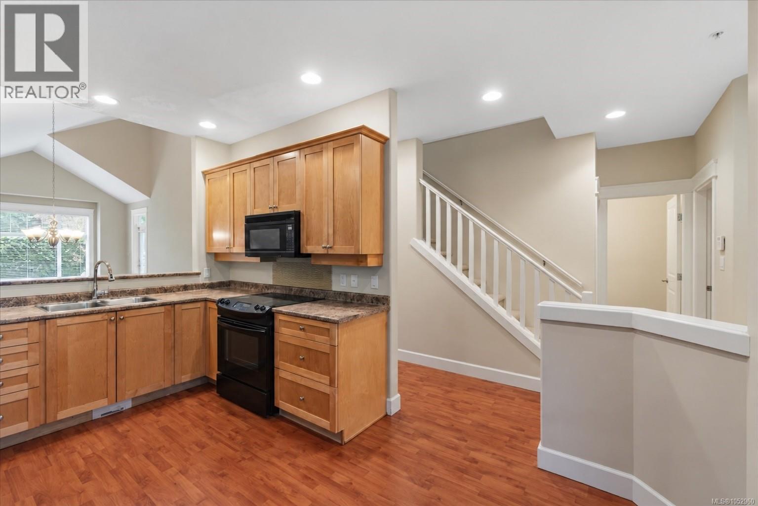 6347 Pinewood Lane, Nanaimo - Image 1