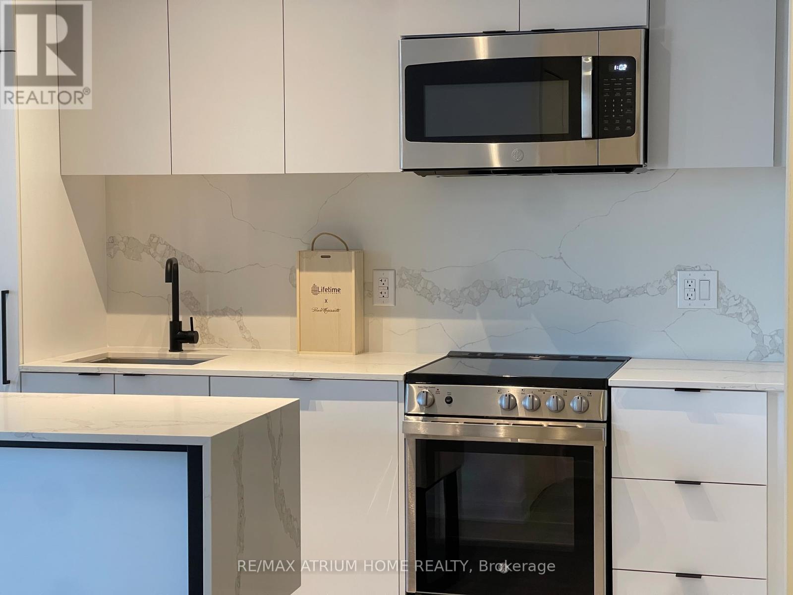 Photo of 285 Dufferin Street