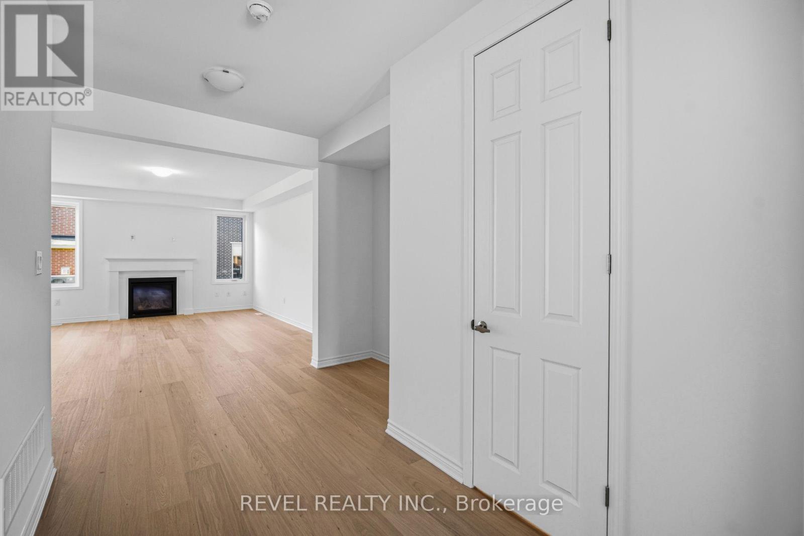 1509 Zilio Terrace, Milton, ON photo 2