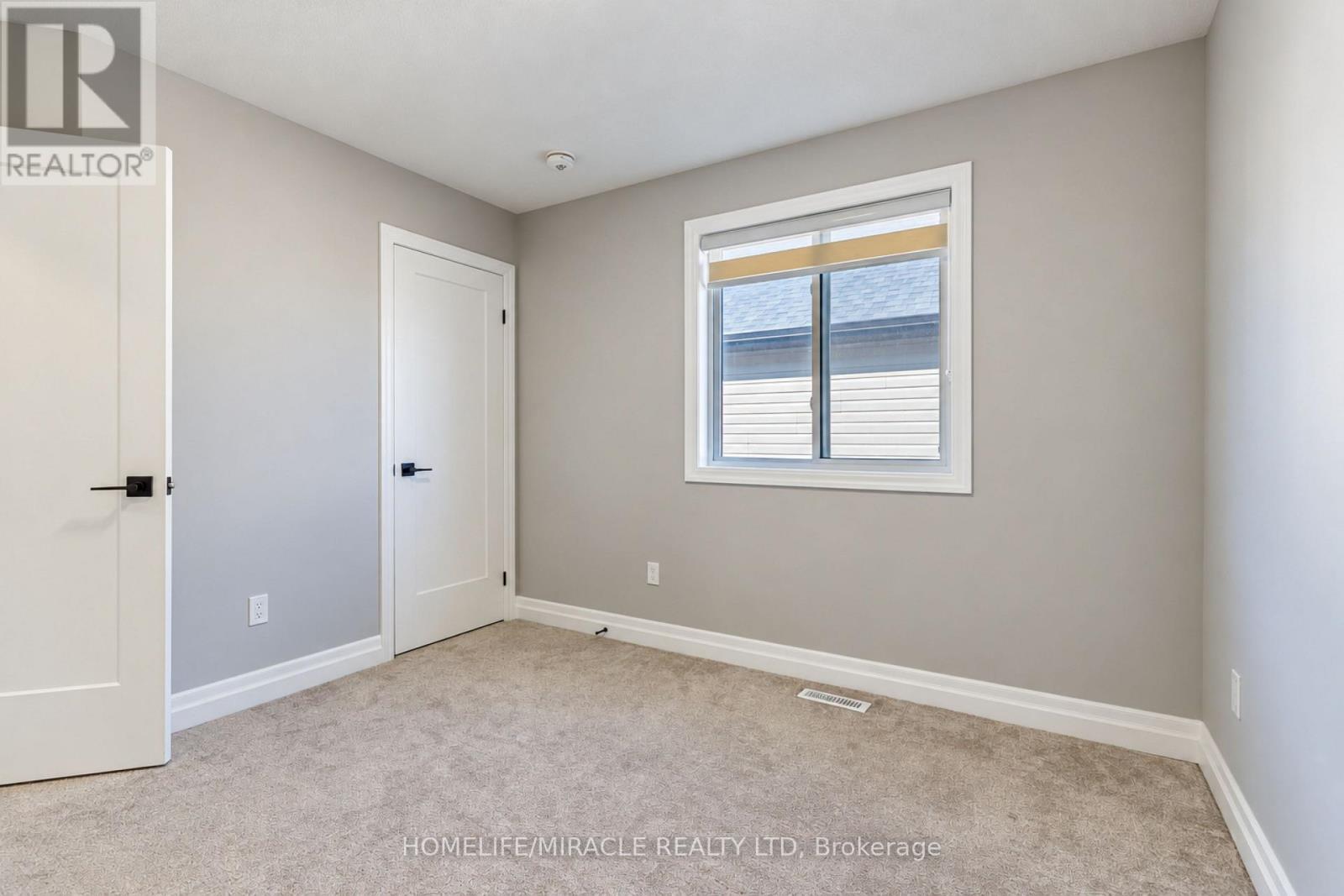 60 Lark Street, Tillsonburg, ON photo 21