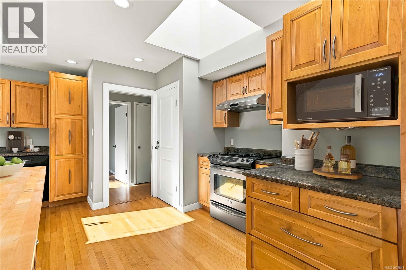  1161 Hadfield Avenue, Esquimalt