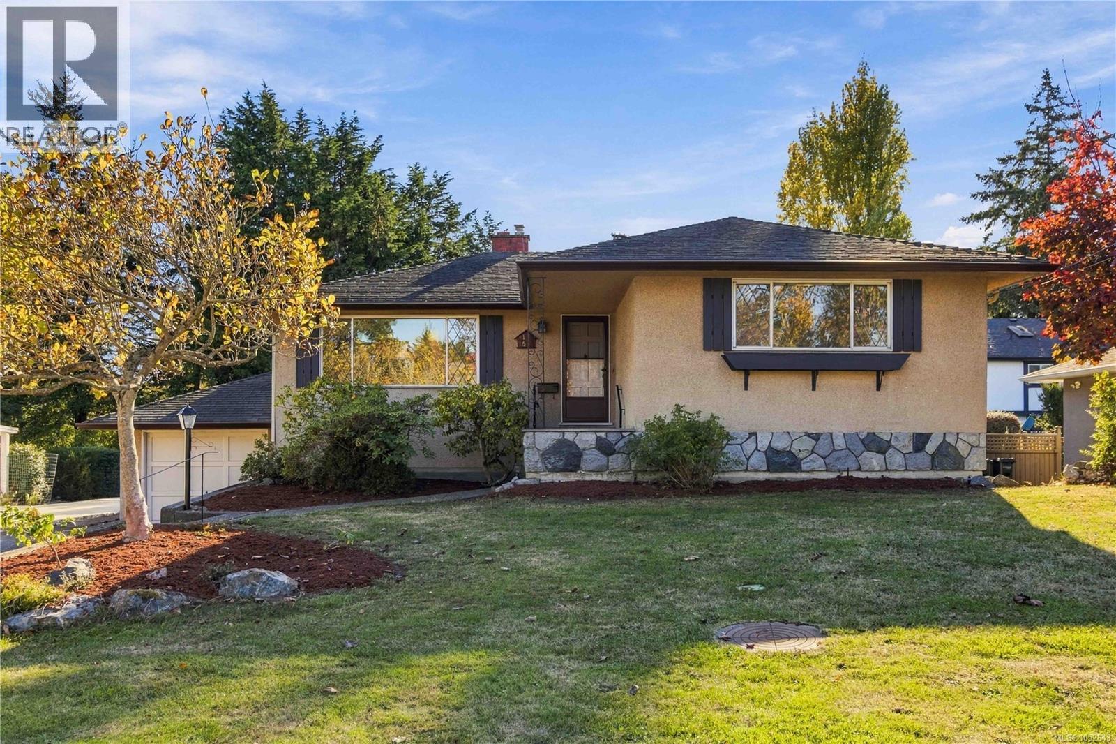  1161 Hadfield Avenue, Esquimalt