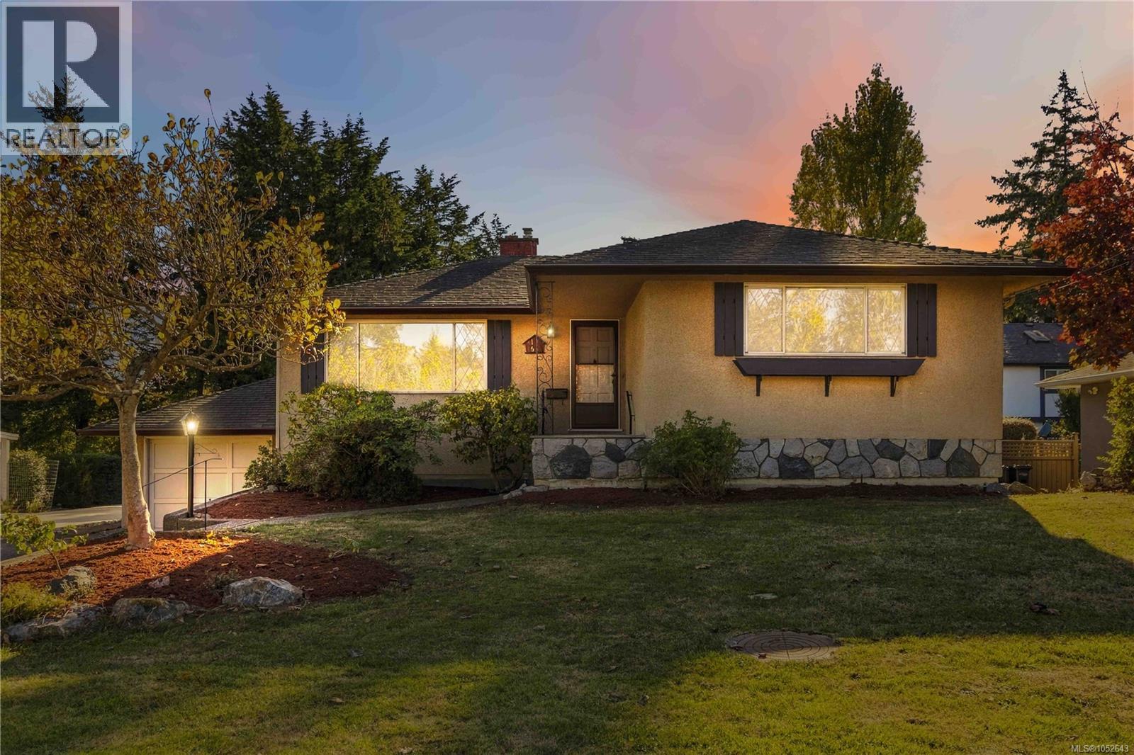  1161 Hadfield Avenue, Esquimalt