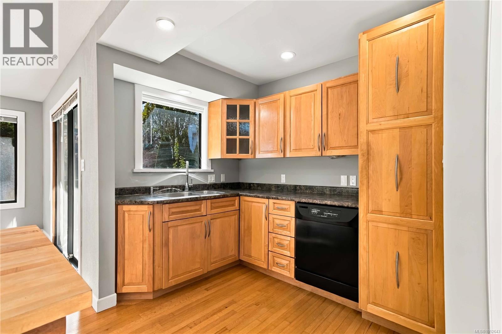  1161 Hadfield Avenue, Esquimalt