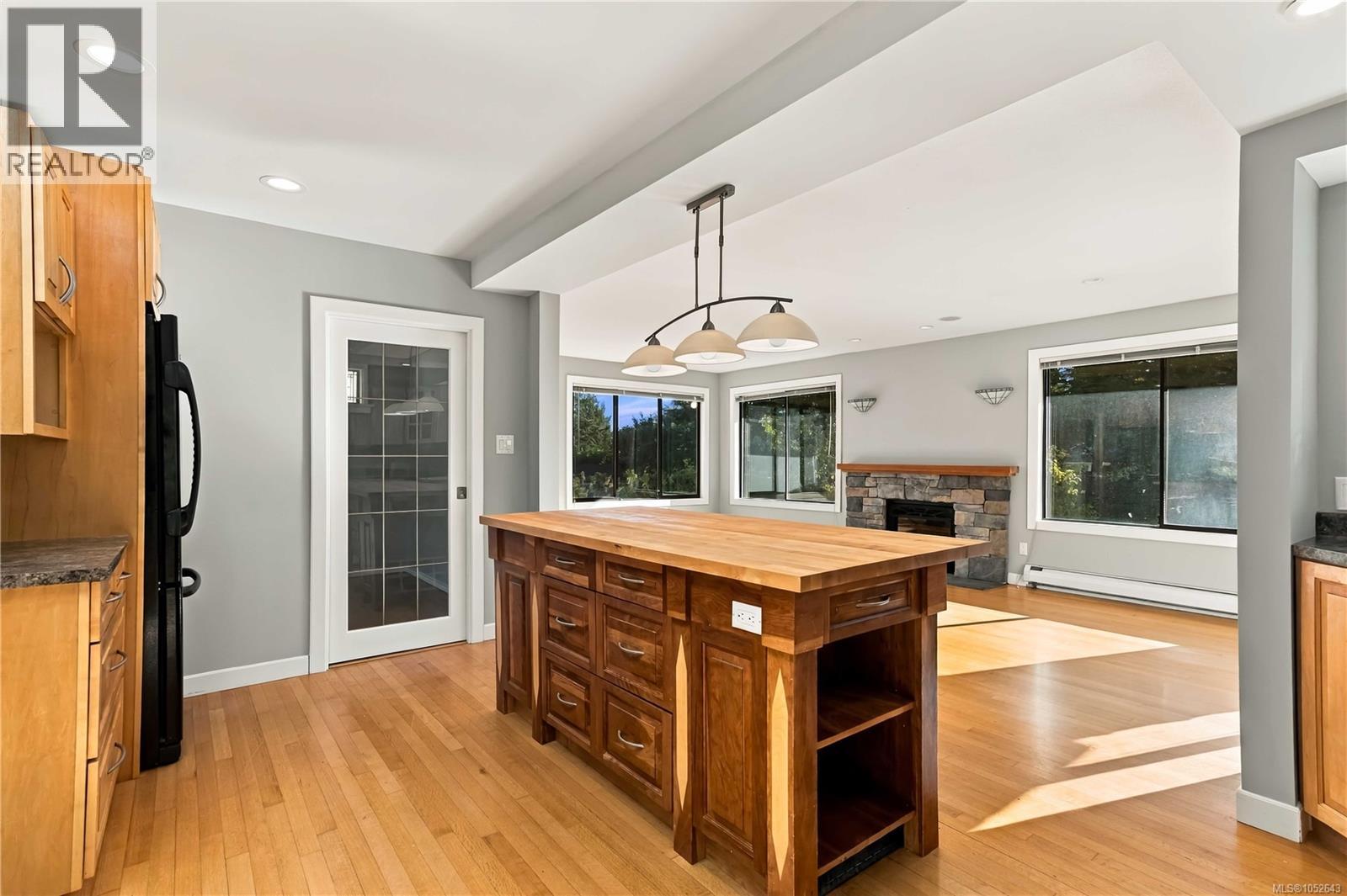  1161 Hadfield Avenue, Esquimalt