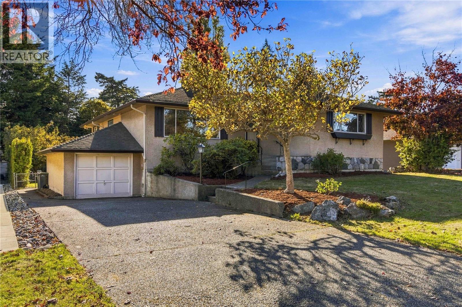  1161 Hadfield Avenue, Esquimalt