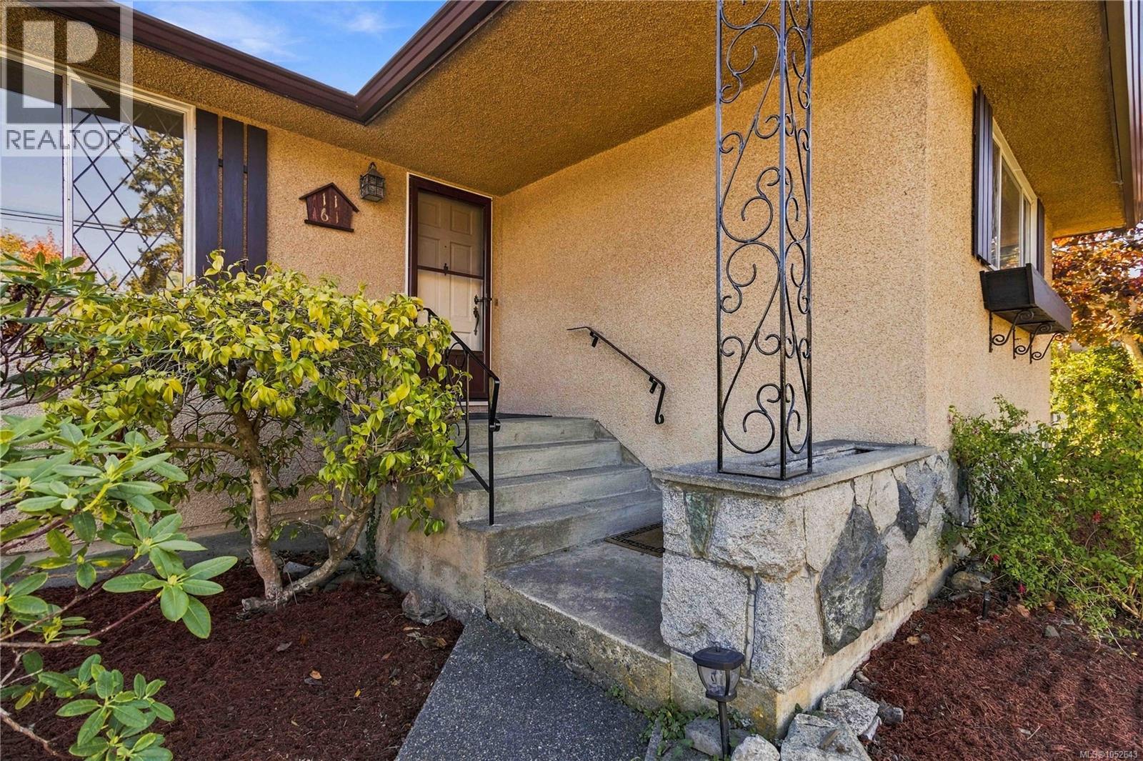  1161 Hadfield Avenue, Esquimalt