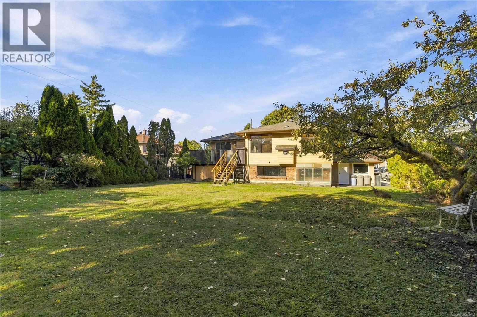  1161 Hadfield Avenue, Esquimalt