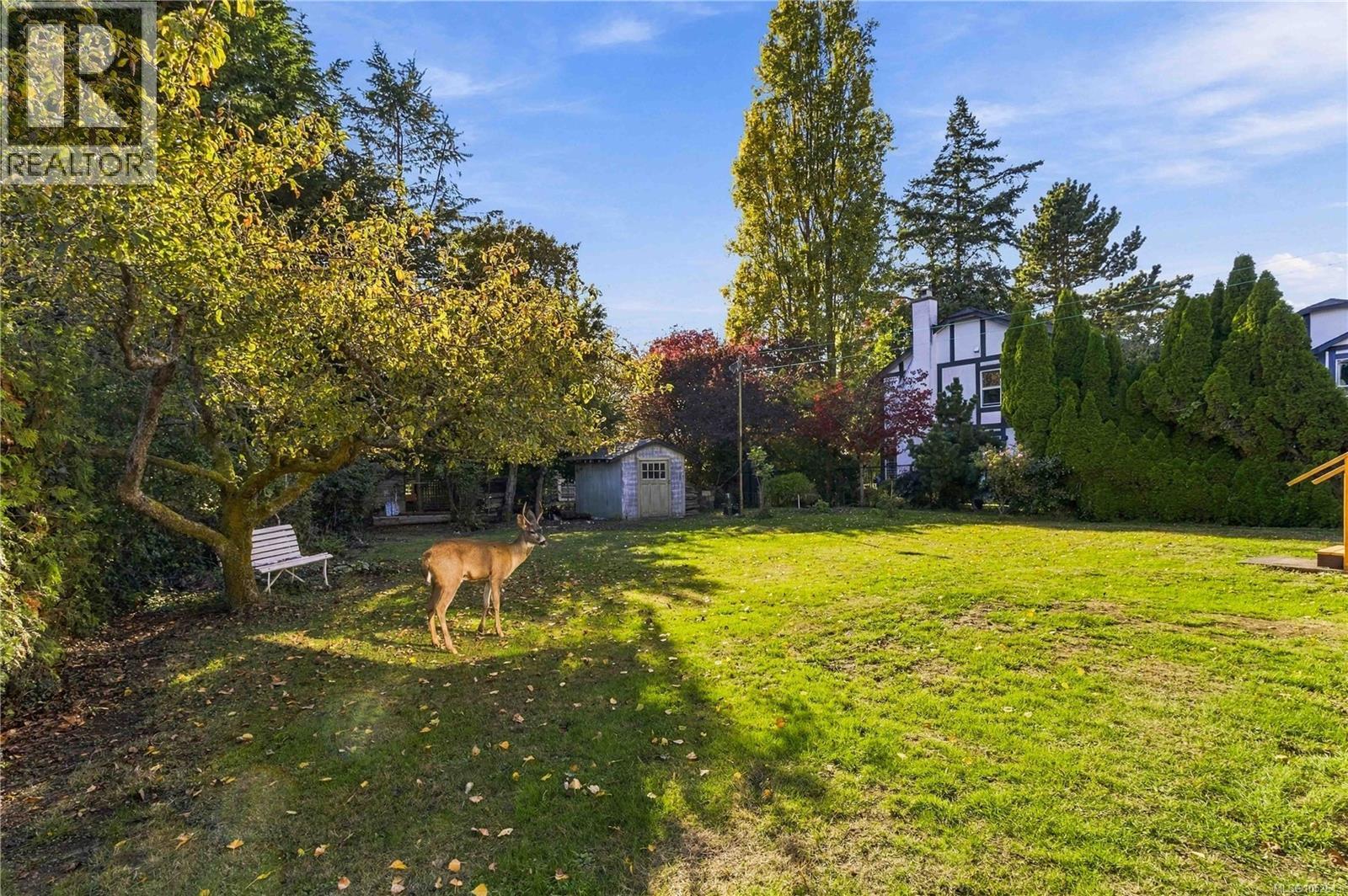  1161 Hadfield Avenue, Esquimalt