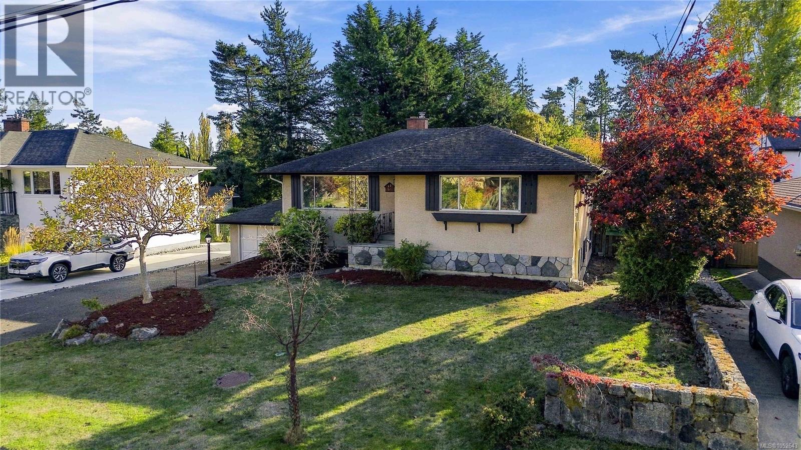  1161 Hadfield Avenue, Esquimalt