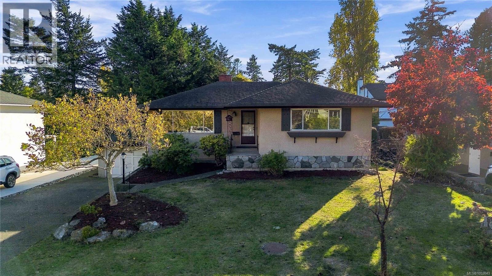  1161 Hadfield Avenue, Esquimalt