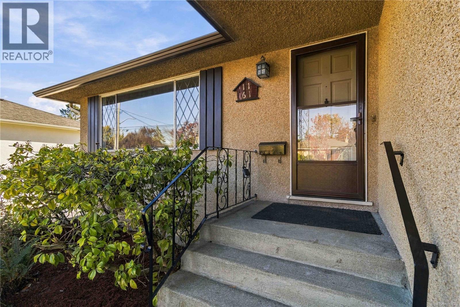  1161 Hadfield Avenue, Esquimalt