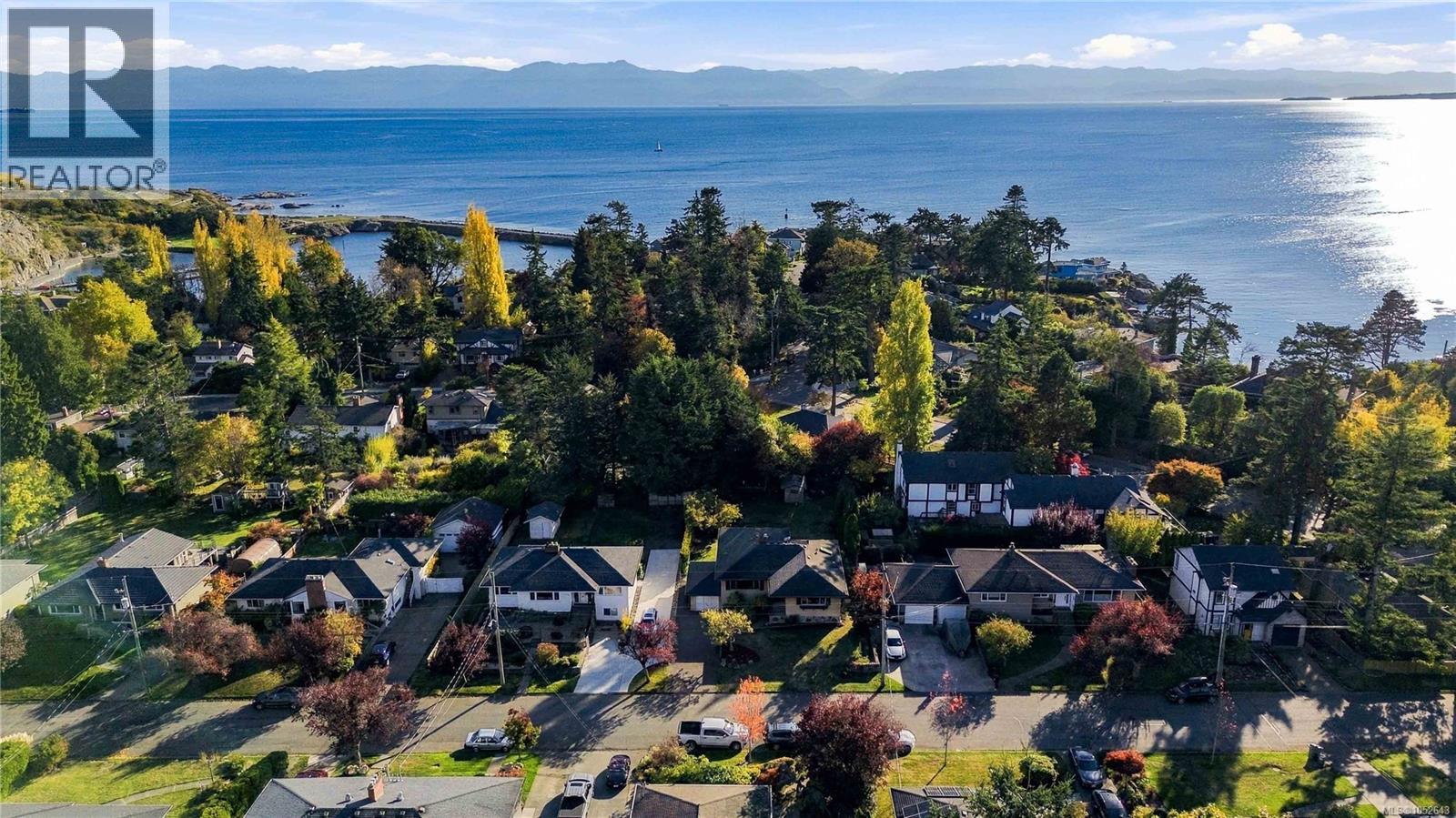  1161 Hadfield Avenue, Esquimalt